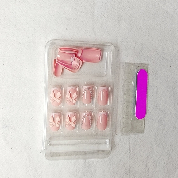 24 Pieces Fake press on nails - Picture 5 of 6